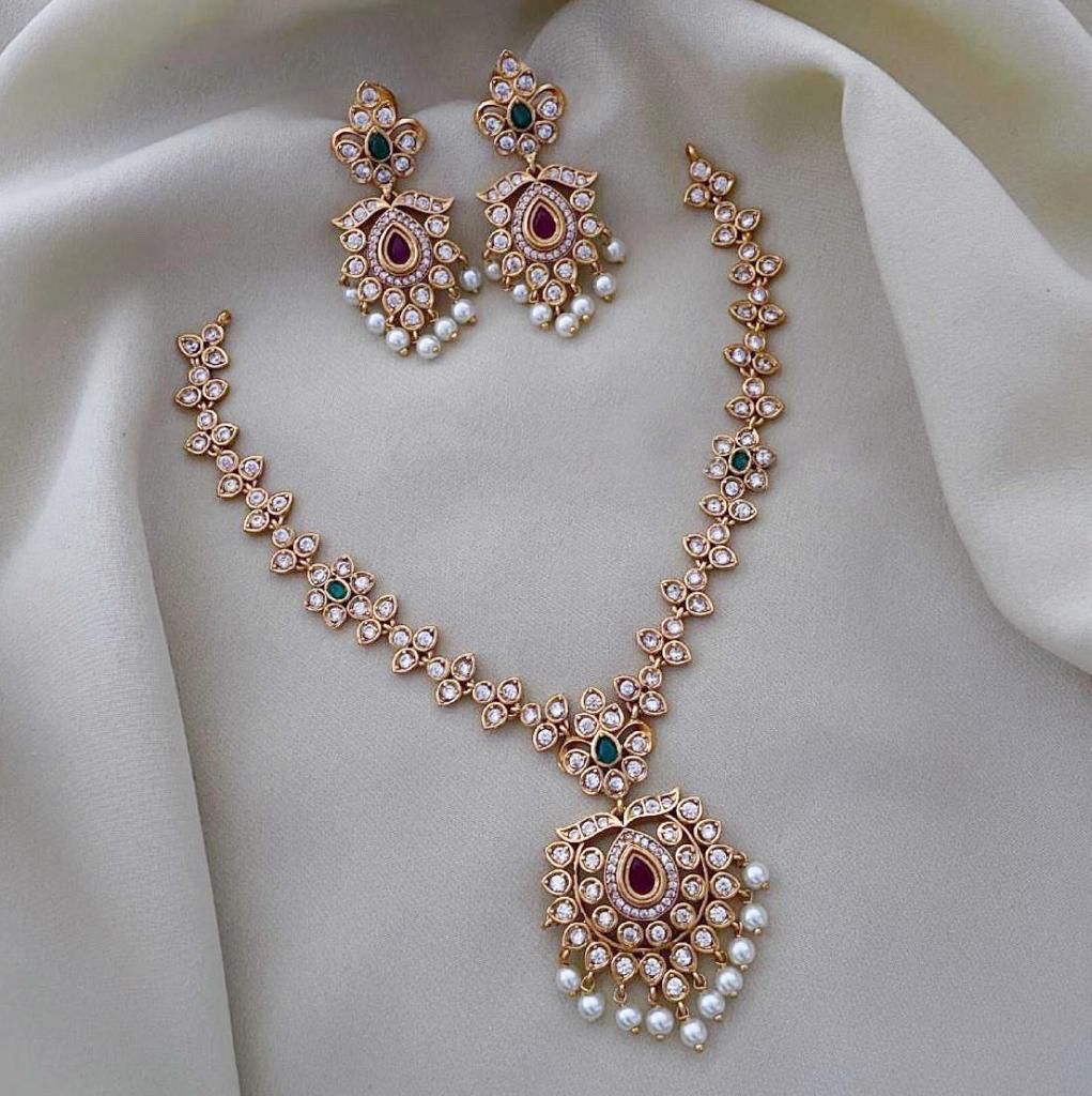 Women's Trendy Neck Set- SHJ1067