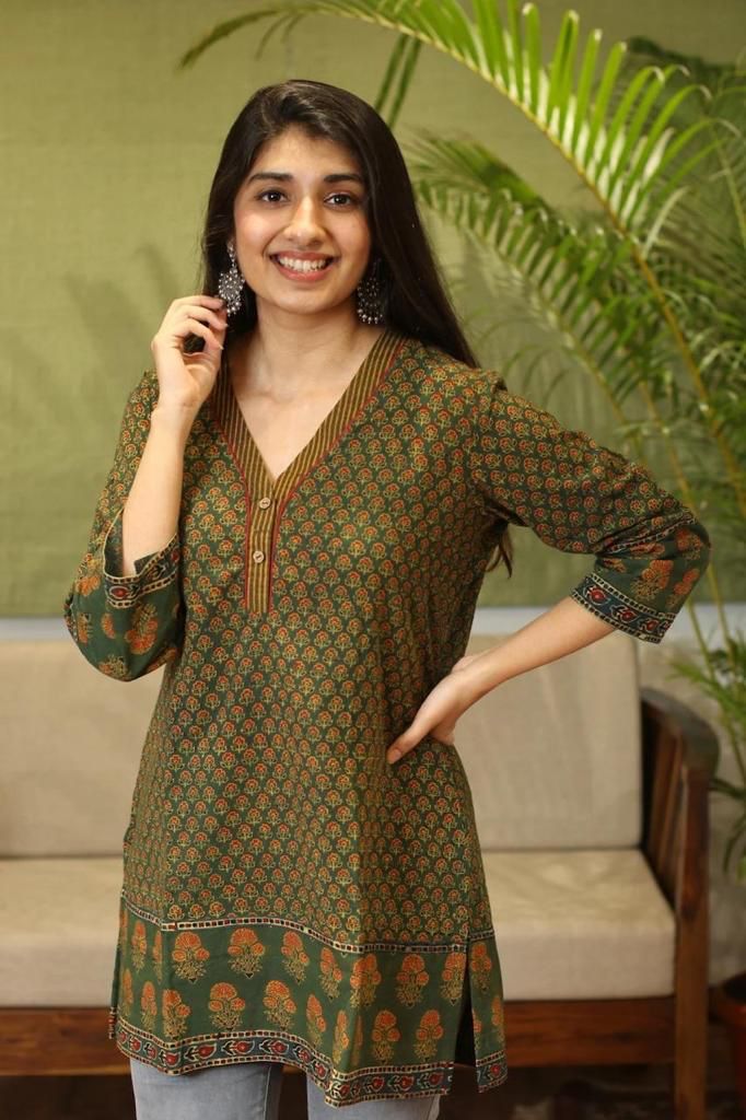 Beautiful Western Printed Cotton Tunics-SHTU1068