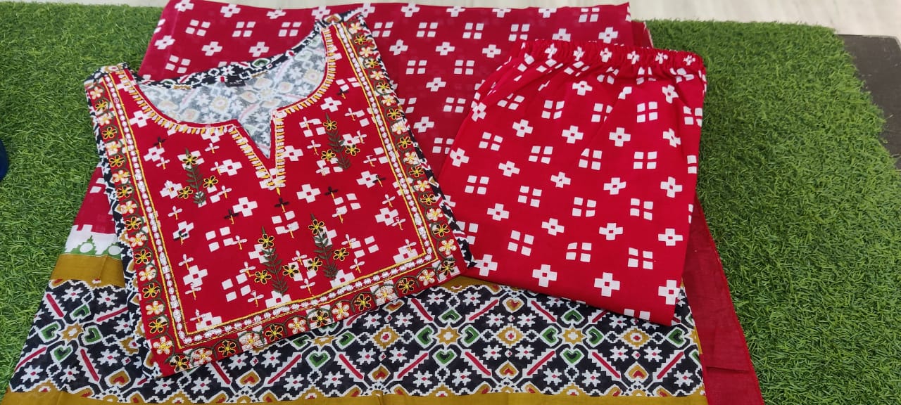 Ethnic Kurta Sets for Women-SHKS1082