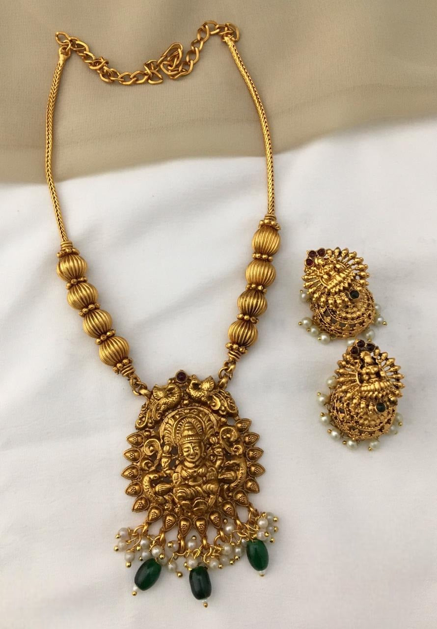 Stunning Neck Set for Women - SHJ1110