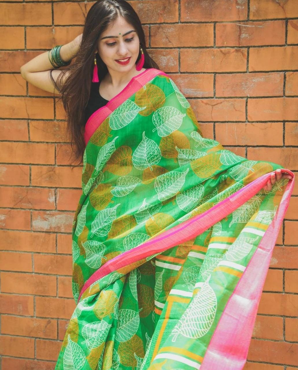 Classic Light Weight Linen Sarees-SH1002