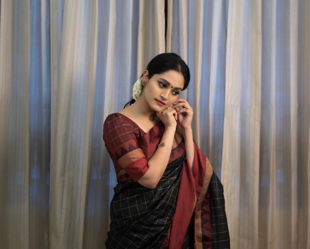 Beautiful Litchi Silk Sarees-SH1004
