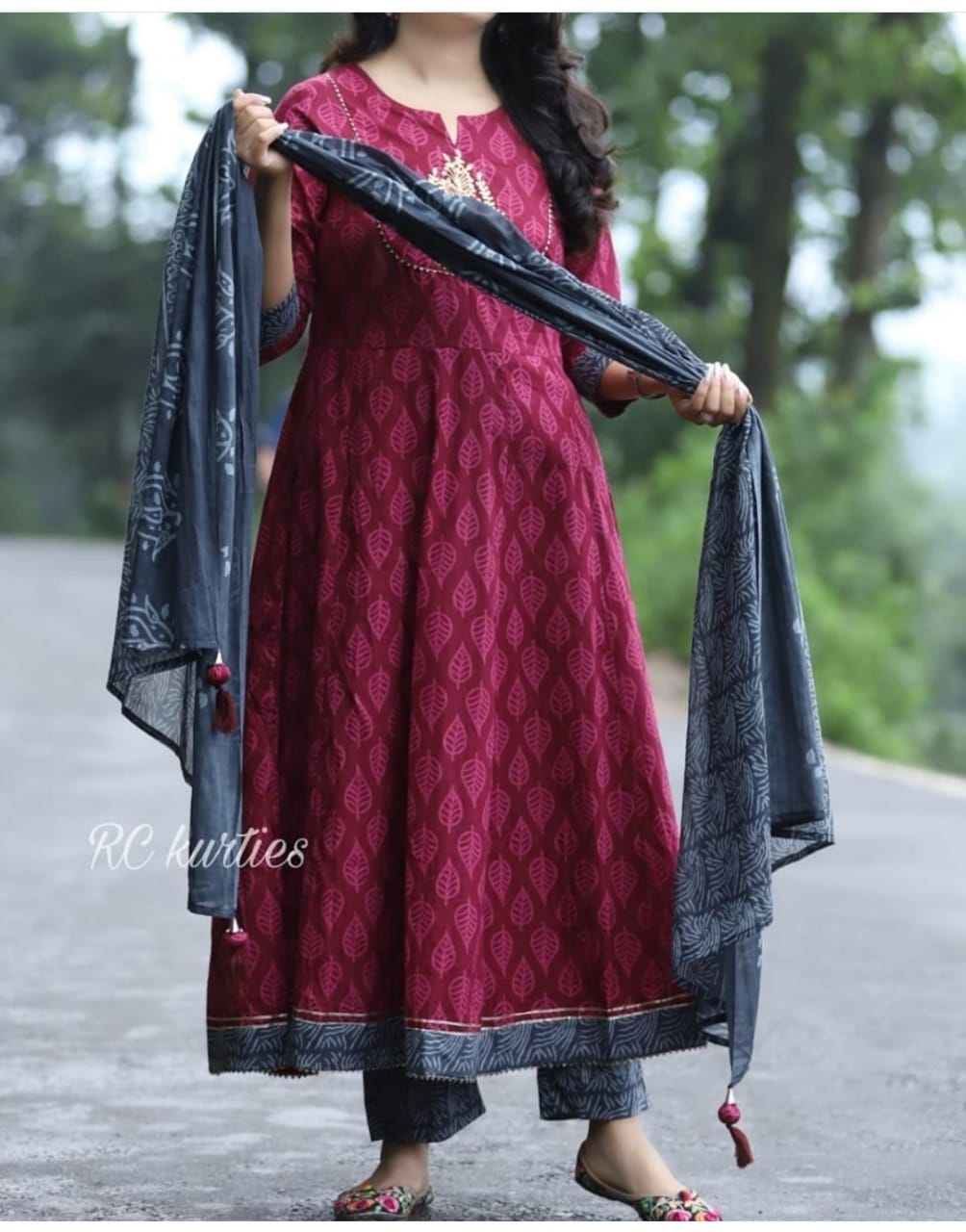 Ethnic Kurta Sets for Women-SHKS1031