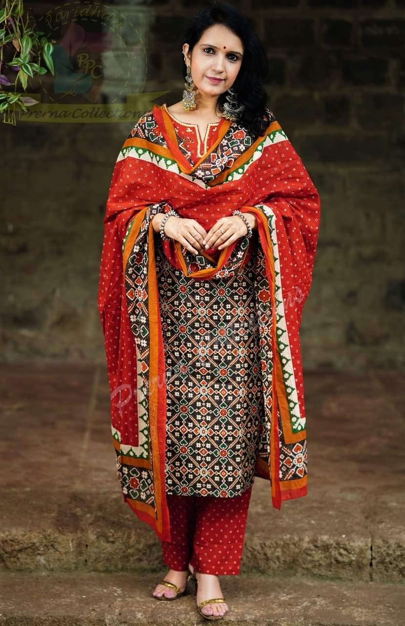 Ethnic Kurta Sets for Women-SHKS1082