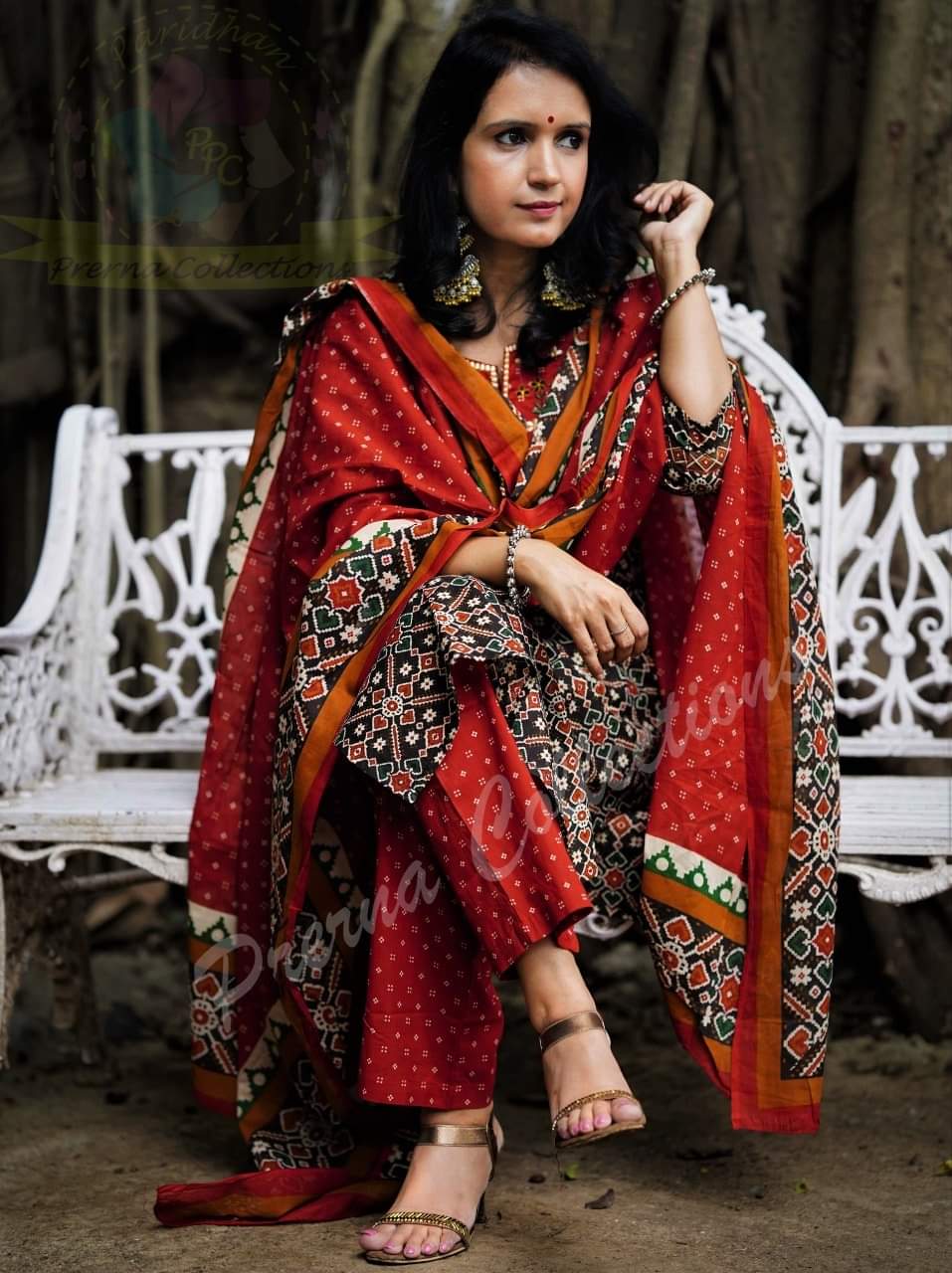 Ethnic Kurta Sets for Women-SHKS1082