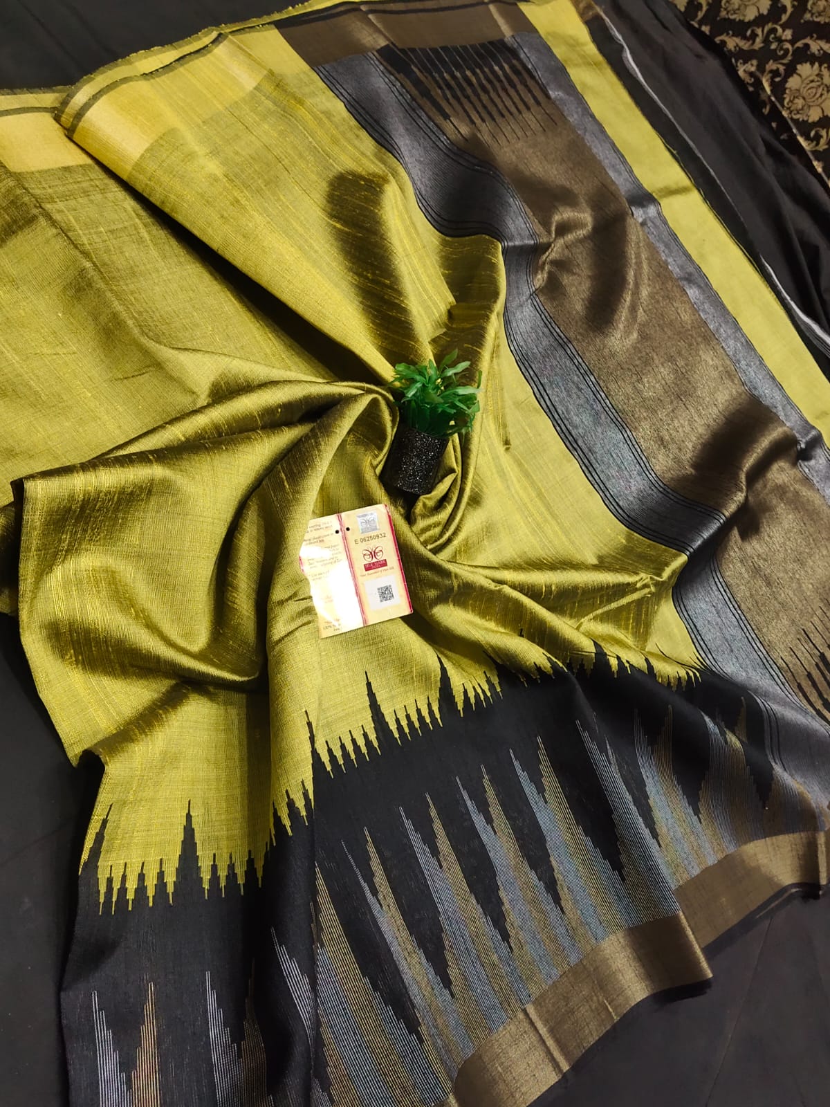 Raw Silk Temple Border Sarees - SH0605