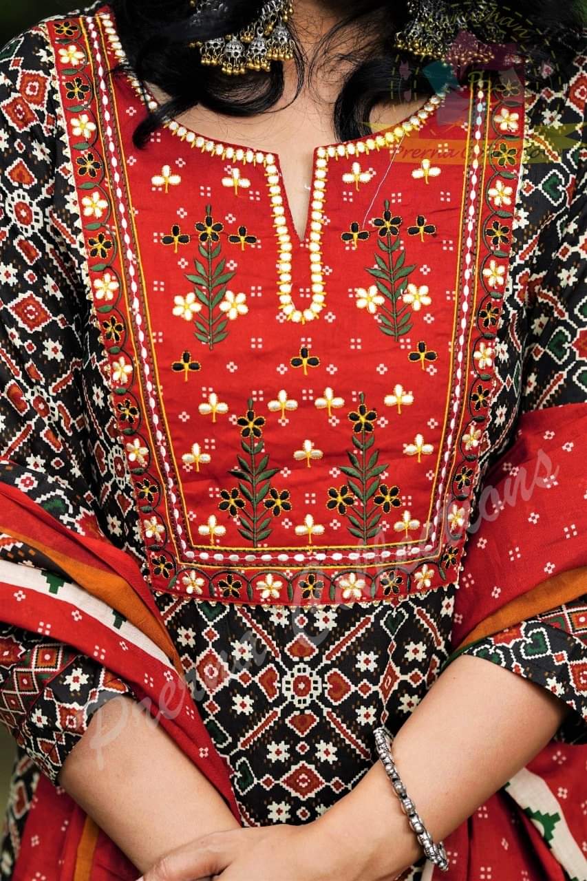 Ethnic Kurta Sets for Women-SHKS1082