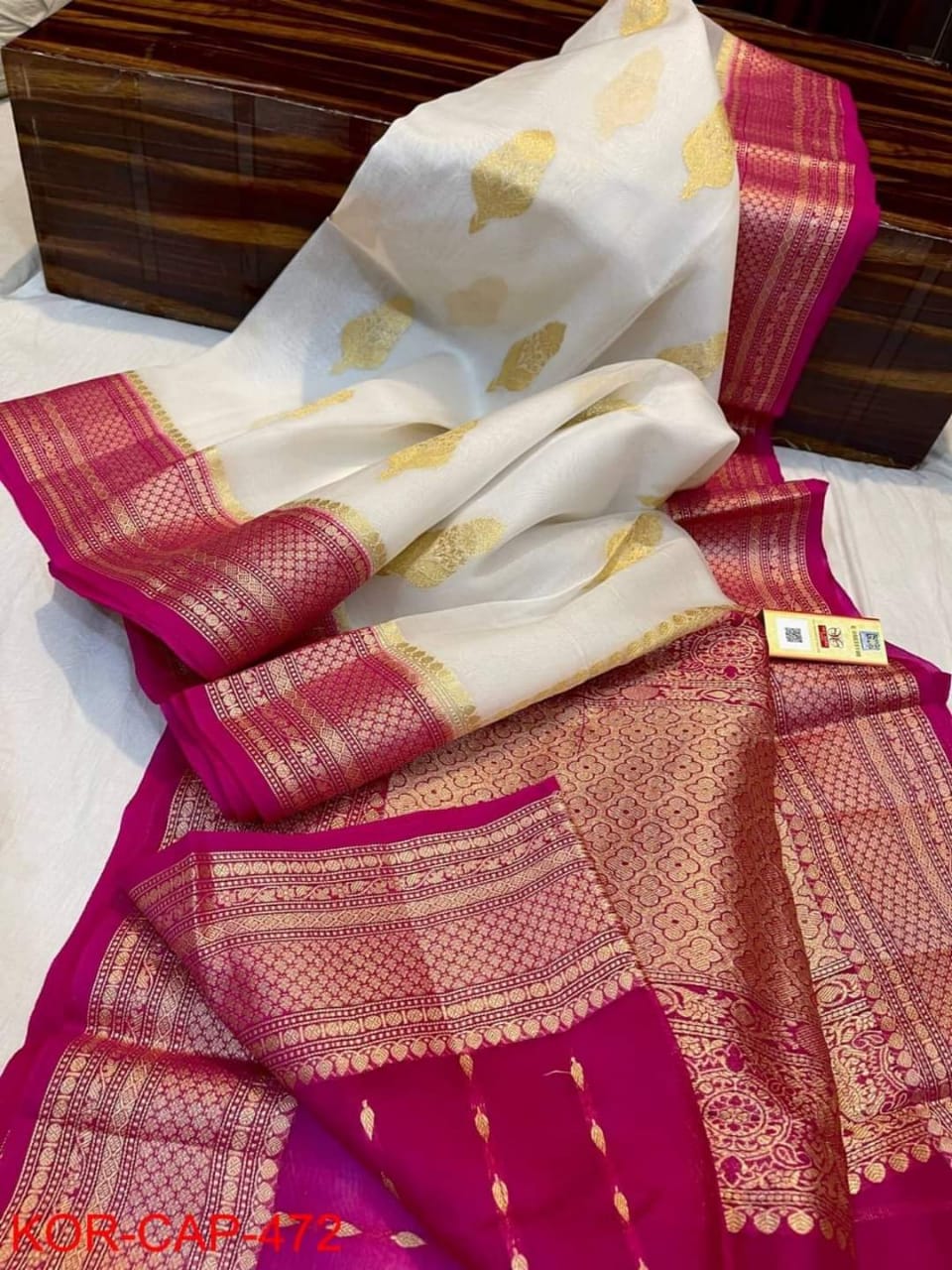 Green Handloom Banarasi Kora Organza Silk Saree - Luxurionworld – Luxurion  World