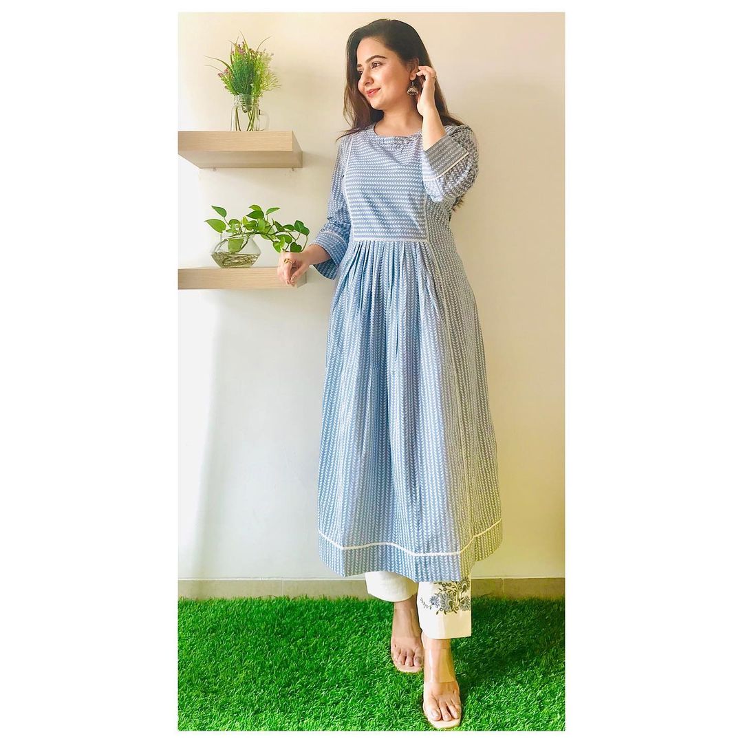 Casual Kurta Sets for Women-SHKS1144