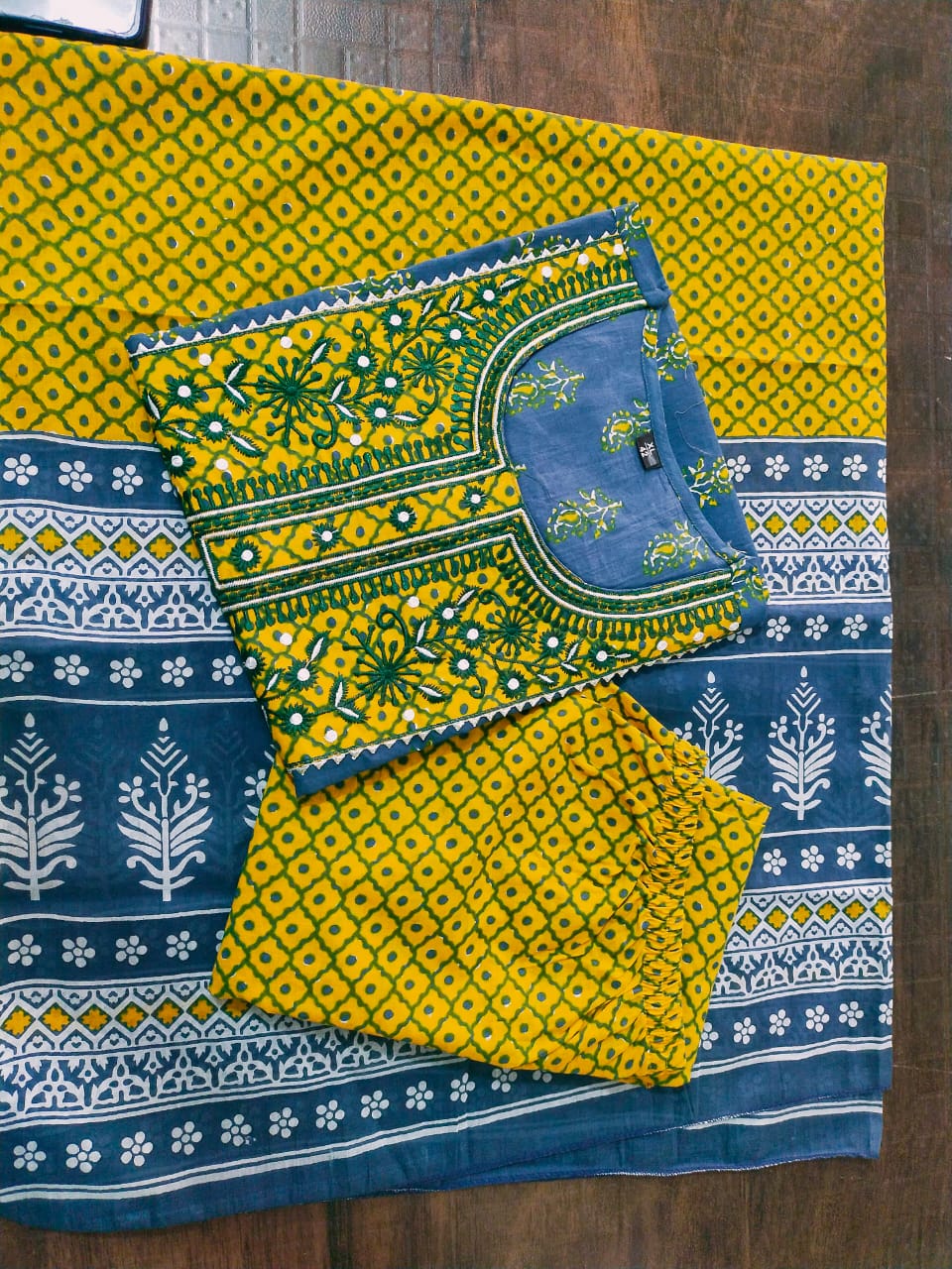 Awesome Kurta Set for Women-SHKS1156