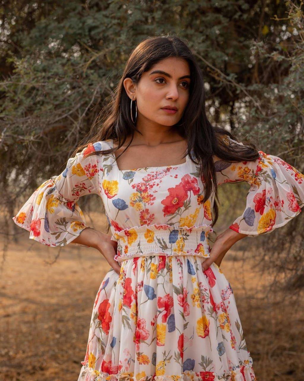 Cute Georgette Fusion Gowns for Women-SHK1136
